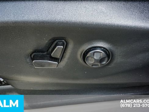 Used 2022 Chrysler Pacifica Touring-L image 56