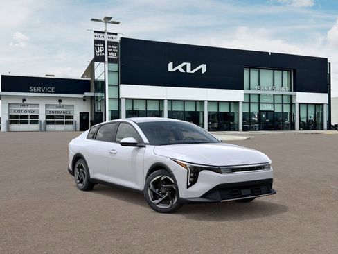New 2025 Kia K4 EX image 9
