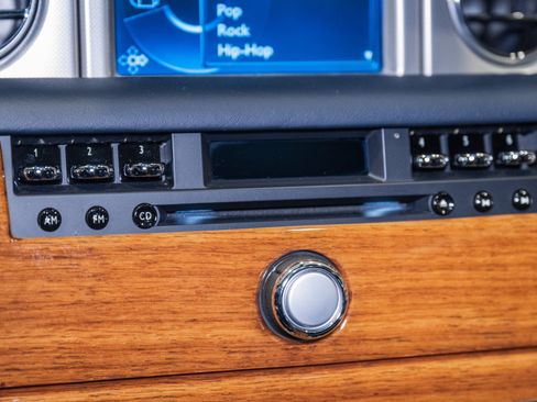 Used 2011 Rolls-Royce Phantom Sedan RWD image 59