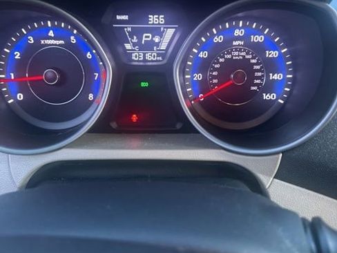 Used 2014 Hyundai Elantra SE FWD image 13