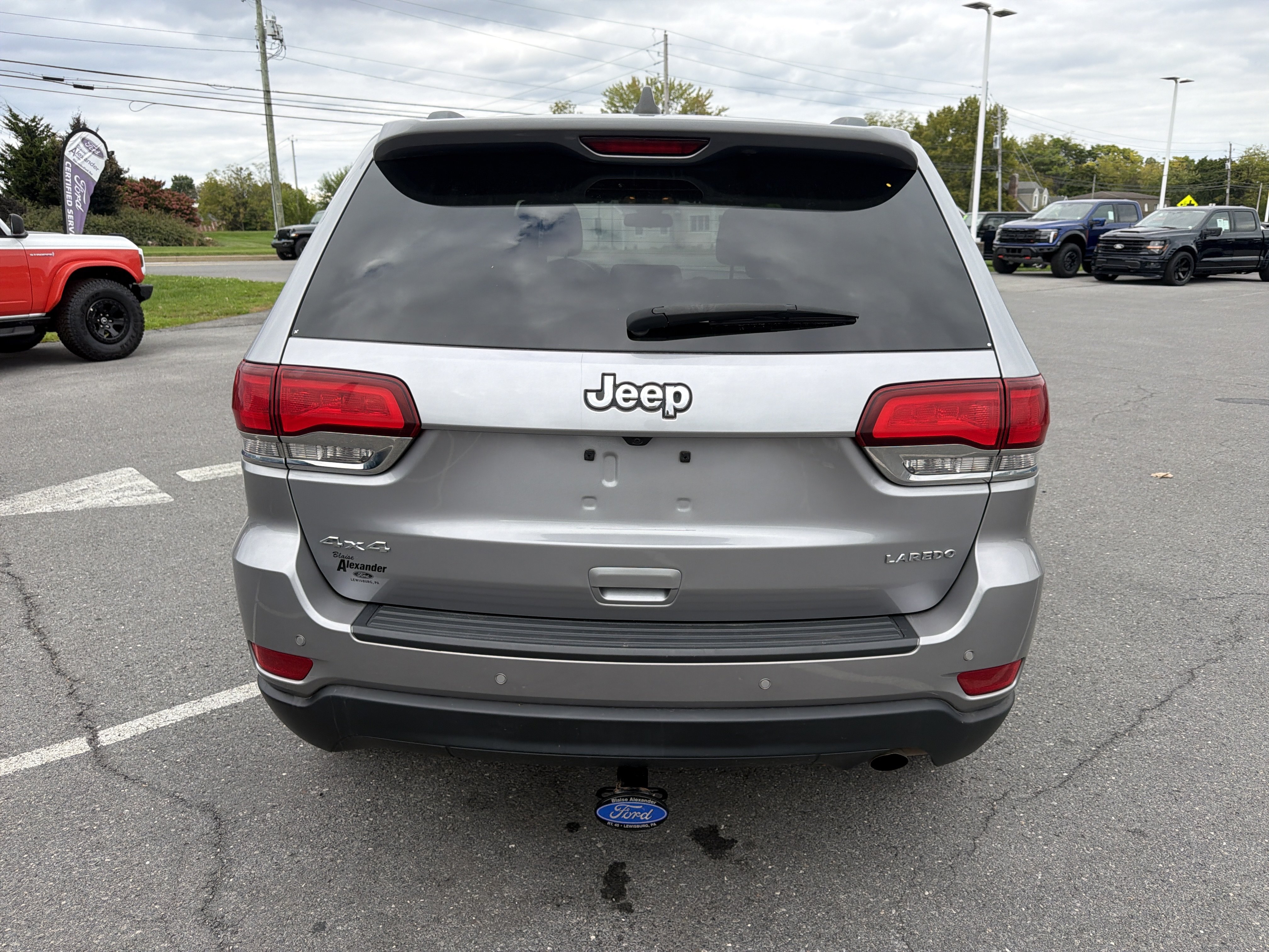 Used 2020 Jeep Grand Cherokee Laredo AWD/4WD image 4