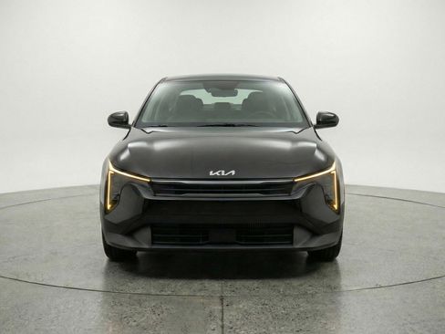 Used 2025 Kia K4 FWD image 2