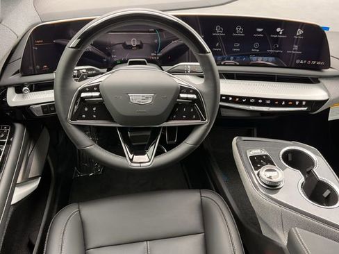 New 2026 Cadillac Optiq Luxury 1 image 10