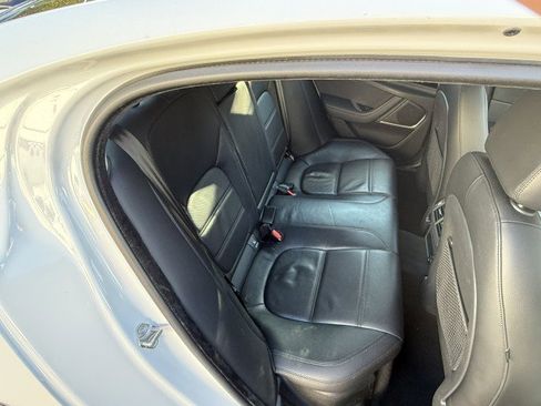 Used 2020 Jaguar XE S image 28