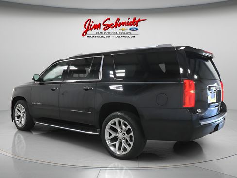 Used 2018 Chevrolet Suburban Premier AWD/4WD image 4