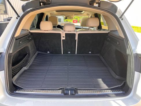 Used 2018 Mercedes-Benz GLC 300 4MATIC image 19