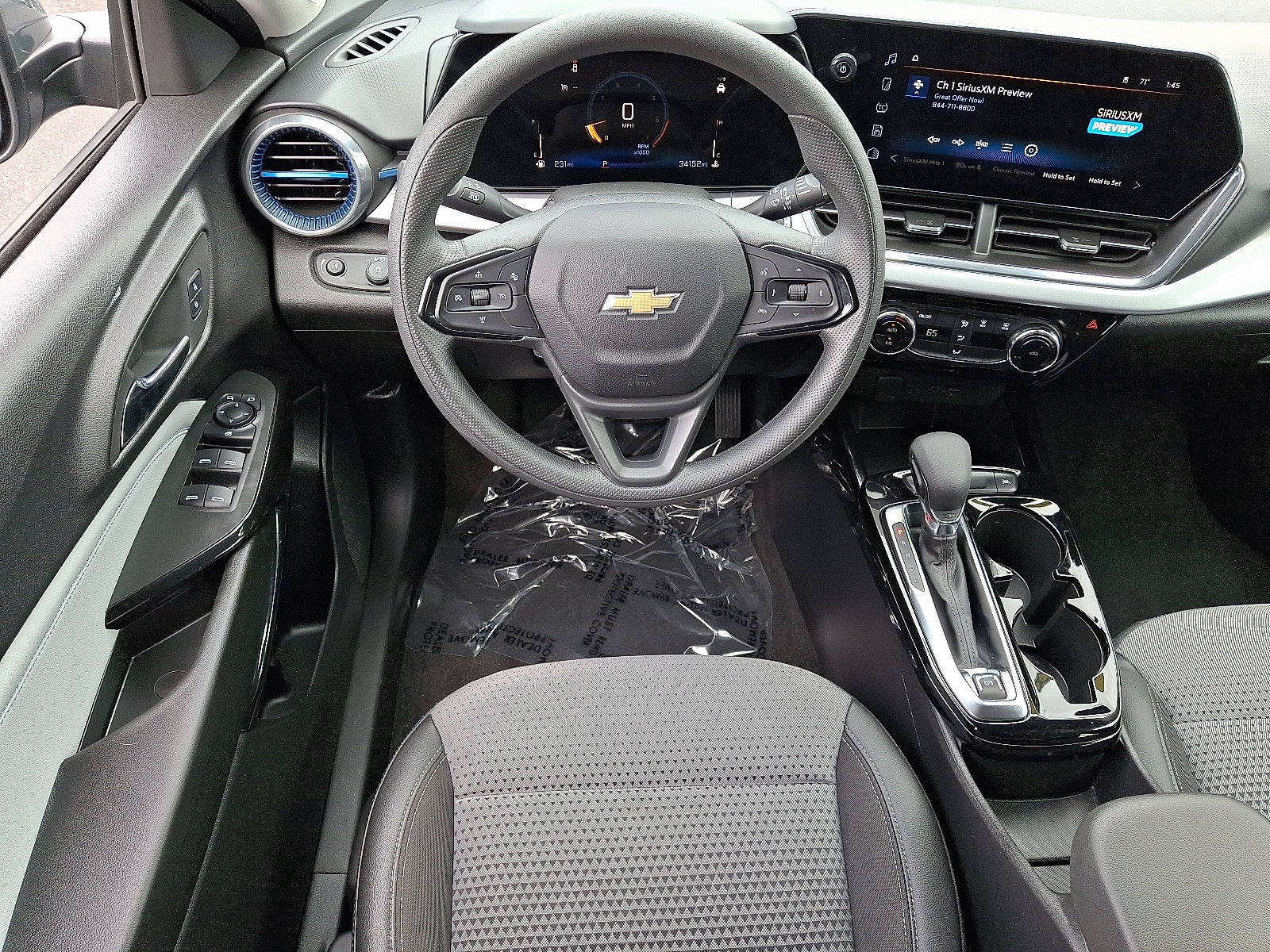 Used 2025 Chevrolet Trax LT FWD image 12