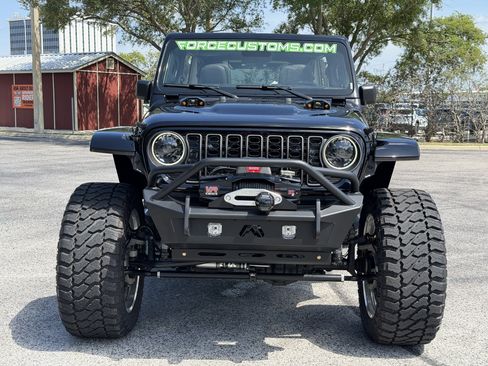 Used 2024 Jeep Wrangler Unlimited Rubicon AWD/4WD image 17