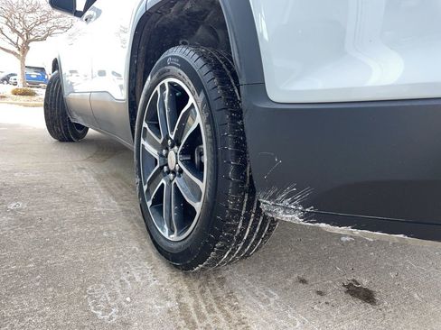 Used 2023 GMC Acadia SLT w/ Technology Package image 20