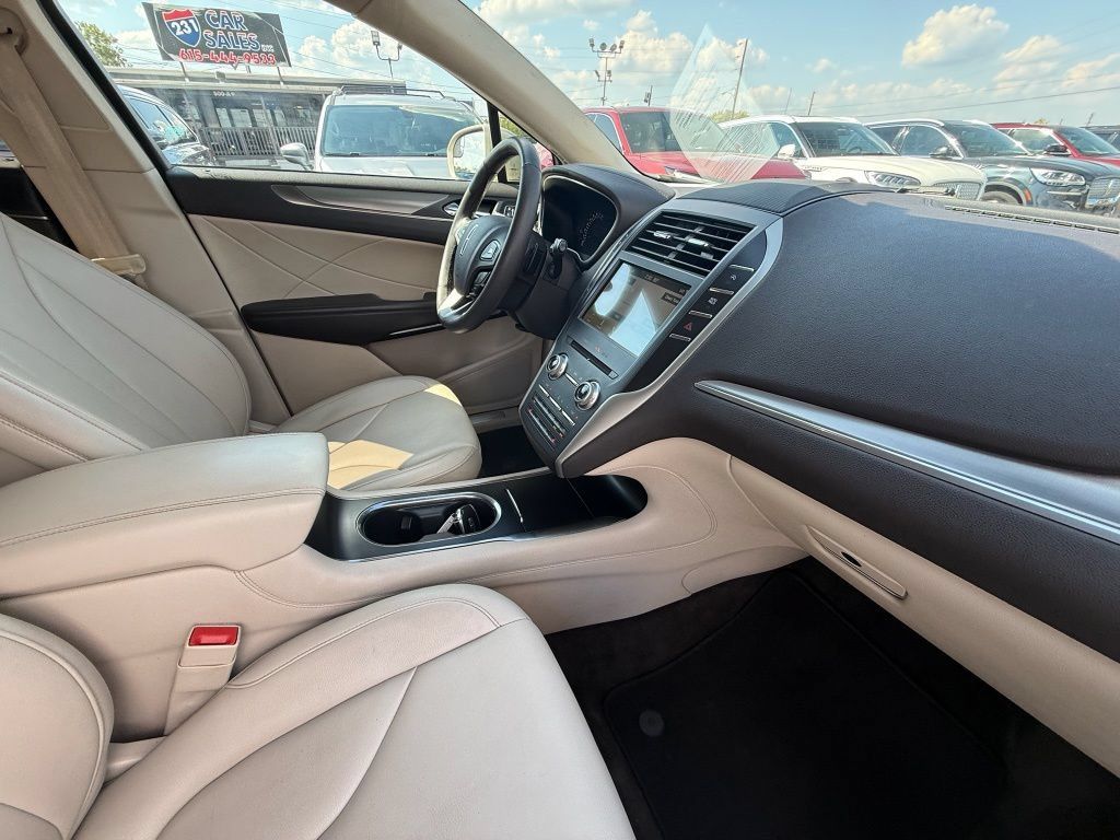 Used 2017 Lincoln MKC Premiere FWD image 25