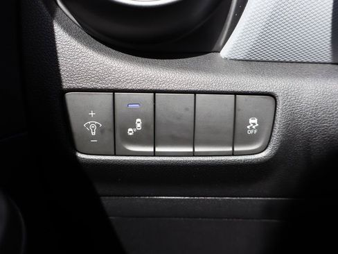 Used 2018 Hyundai Kona SEL AWD/4WD image 17