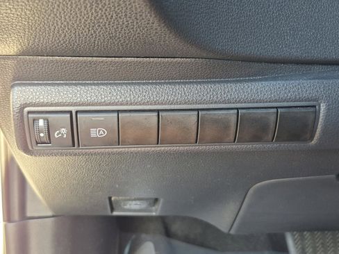 Used 2021 Toyota Corolla LE FWD image 28