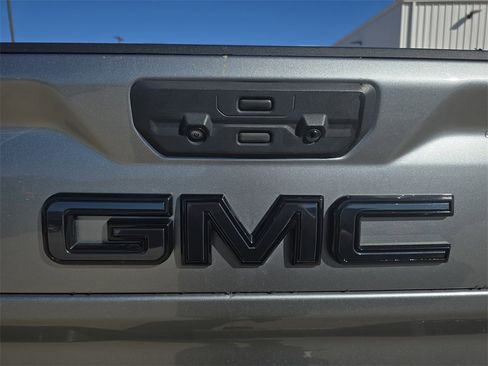 Used 2024 GMC Sierra 2500 Denali Ultimate image 13