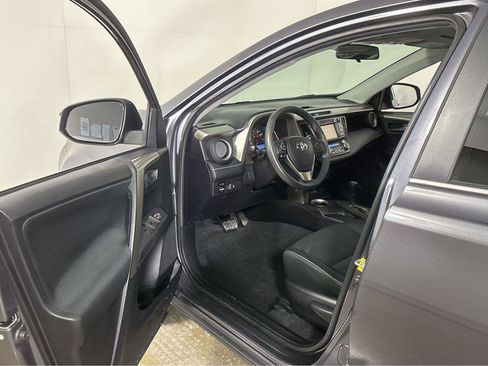 Used 2015 Toyota RAV4 XLE image 2