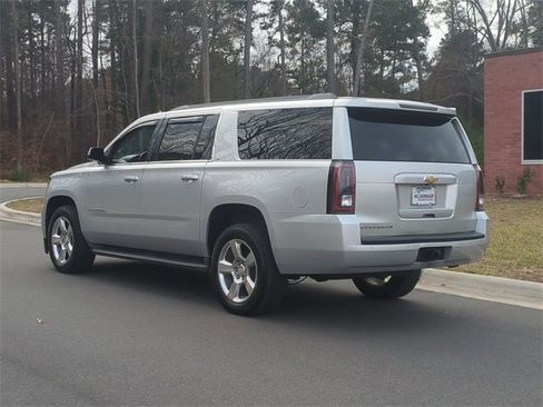 Used 2016 Chevrolet Suburban LT image 15