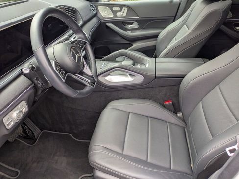 Used 2025 Mercedes-Benz GLS 450 4MATIC image 25