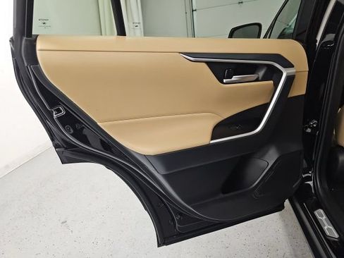 Used 2025 Toyota RAV4 XLE Premium FWD image 29