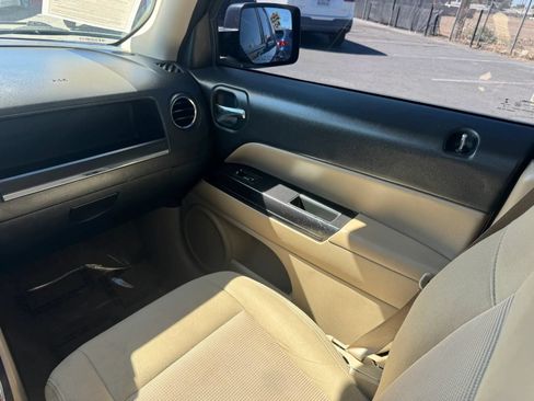 Used 2014 Jeep Patriot Latitude w/ Sun/Sound Group AWD/4WD image 28