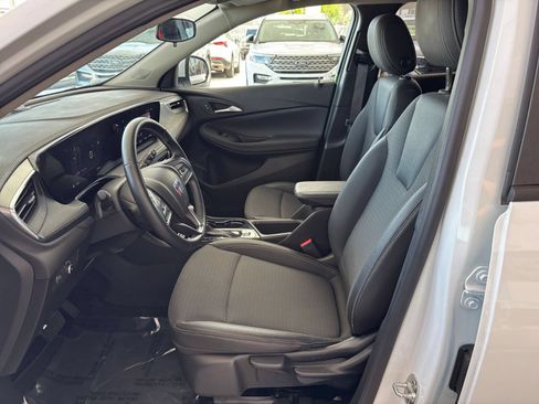 Used 2025 Buick Encore GX Preferred FWD image 28