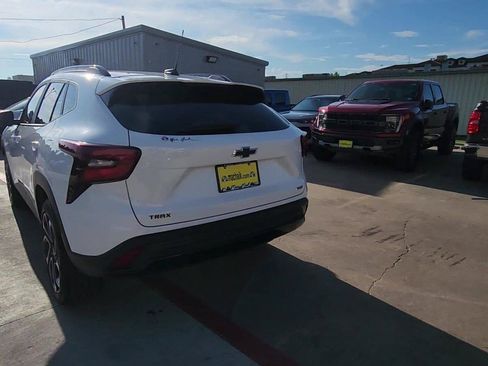 Used 2025 Chevrolet Trax RS w/ Driver Confidence Package FWD image 7