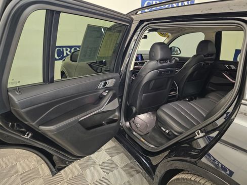 Used 2021 BMW X7 xDrive40i w/ Premium Package AWD/4WD image 18