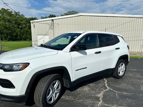 Used 2024 Jeep Compass Sport image 4