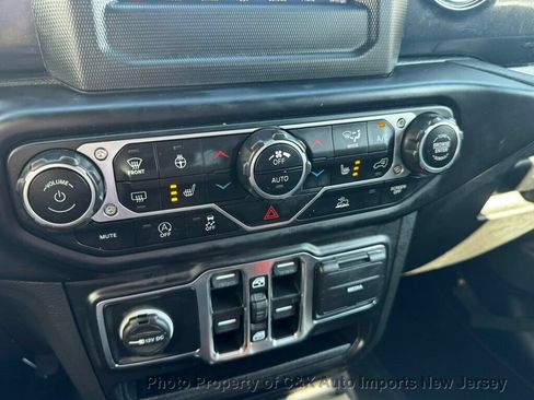 Used 2021 Jeep Wrangler Unlimited Sahara AWD/4WD image 22
