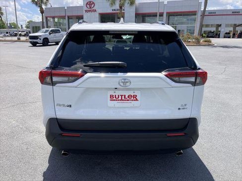 Certified 2025 Toyota RAV4 LE image 4