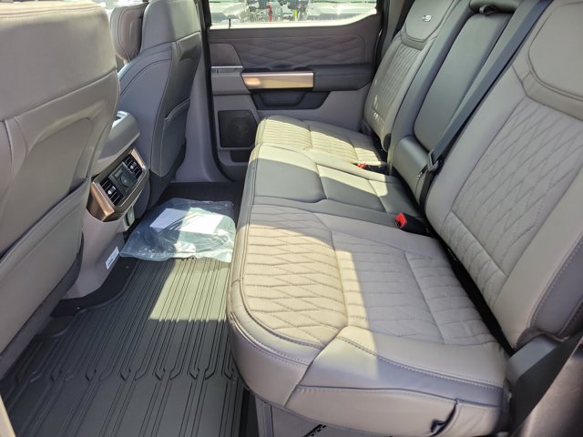 New 2026 Ford F250 Platinum w/ Platinum Plus Package AWD/4WD image 13