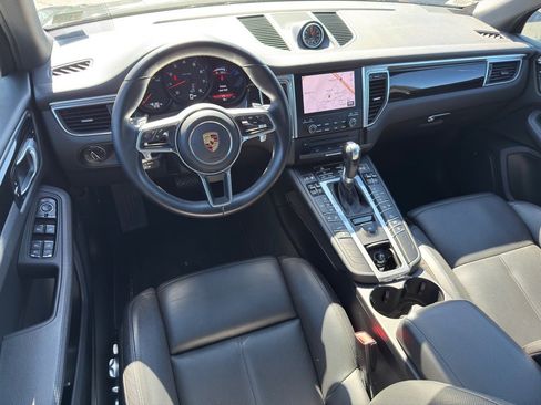 Used 2018 Porsche Macan image 8