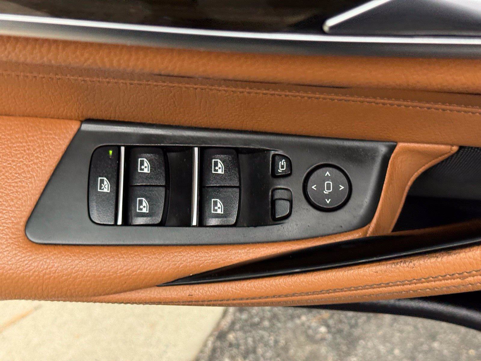 Used 2018 BMW 530i RWD image 19