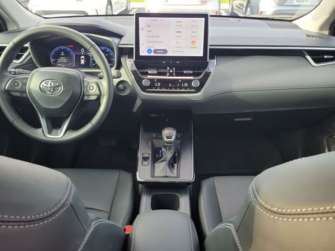 Used 2026 Toyota Corolla Cross XLE w/ Convenience Package FWD image 16