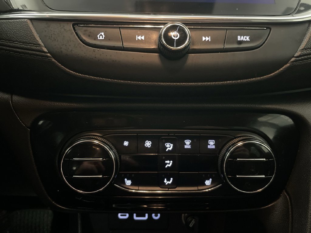 Used 2021 Buick Encore GX Select w/ Sport Touring Package FWD image 11