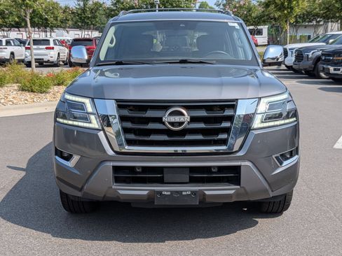 Used 2022 Nissan Armada Platinum w/ Captain's Chairs Package RWD image 8