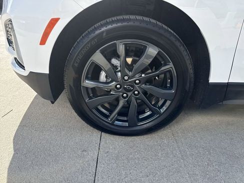 Certified 2022 Chevrolet Equinox RS w/ Infotainment Package image 11