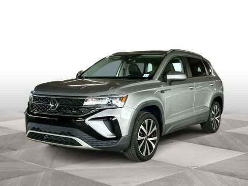 Certified 2023 Volkswagen Taos SE FWD image 4