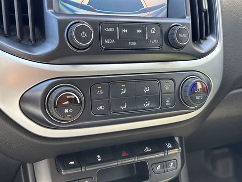 Used 2017 Chevrolet Colorado LT w/ Luxury Package, Chrome AWD/4WD image 19