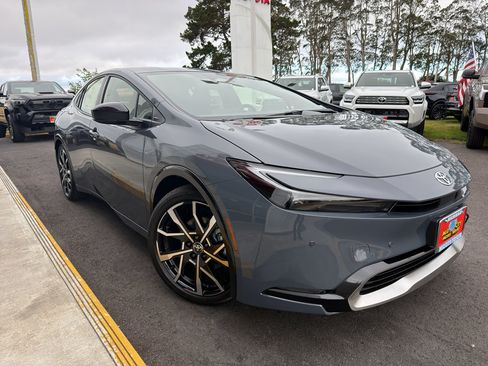 New 2026 Toyota Prius Plug-In Hybrid FWD image 6