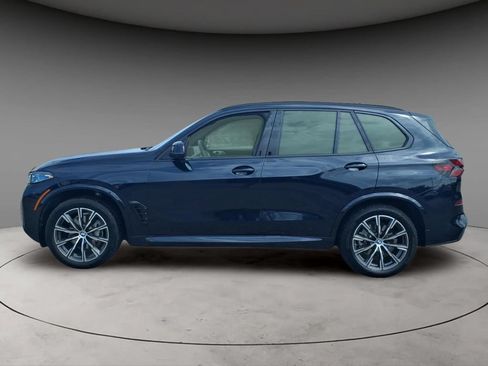Used 2024 BMW X5 xDrive40i w/ M Sport Package AWD/4WD image 2