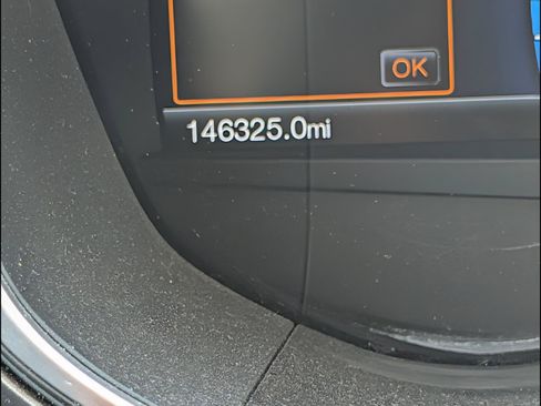 Used 2017 Ford Fusion SE w/ Equipment Group 201A FWD image 10