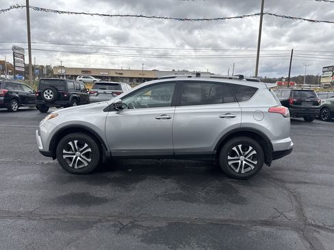 Used 2017 Toyota RAV4 LE image 7