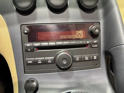 Used 2006 Pontiac Solstice Convertible w/ Premium Package RWD image 19