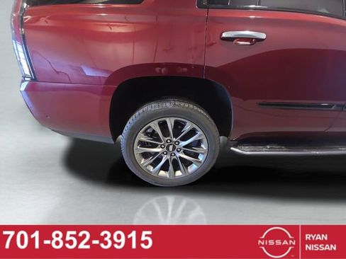 Used 2019 Cadillac Escalade Luxury w/ Escalade Sport Edition image 21