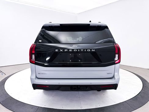 Used 2025 Ford Expedition Max Active AWD/4WD image 18