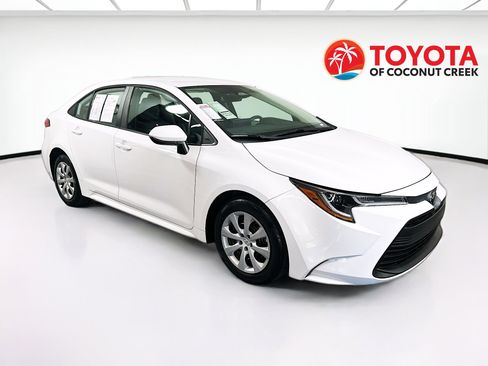 Used 2023 Toyota Corolla LE image 1