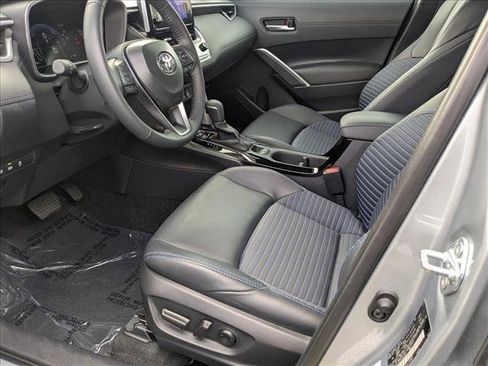 Used 2025 Toyota Corolla Cross AWD Hybrid w/ Convenience Package image 15