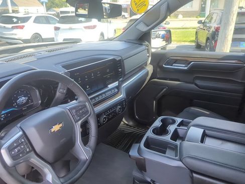 Certified 2023 Chevrolet Silverado 1500 LT w/ Z71 Off-Road Package AWD/4WD image 18