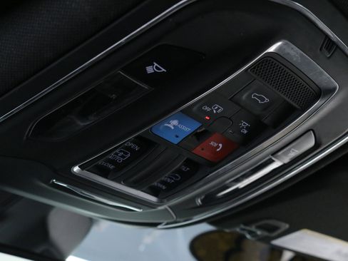 Used 2023 Jeep Grand Cherokee Altitude image 19