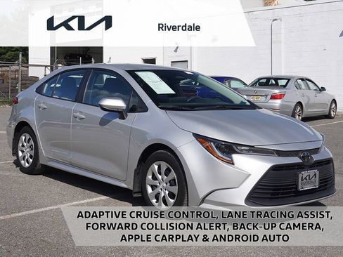 Used 2024 Toyota Corolla LE FWD image 1