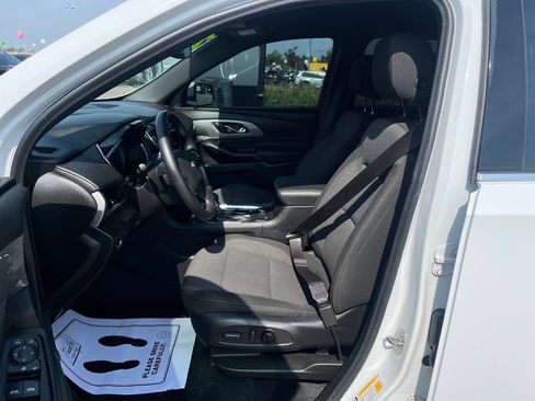 Used 2022 Chevrolet Traverse LT FWD image 11